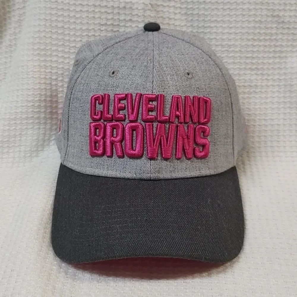 New Era Cleveland Browns Breast Cancer Stretchfit Hat - NWOT